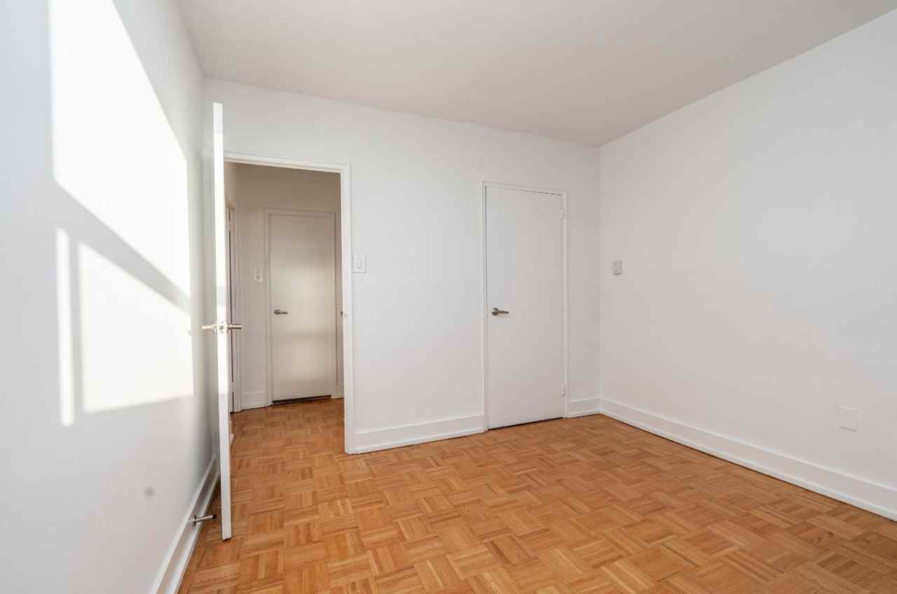 263-265 Dixon Rd - Photo 3 of 39