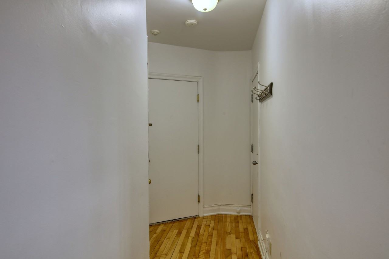3014 Av Van Horne — photo 2