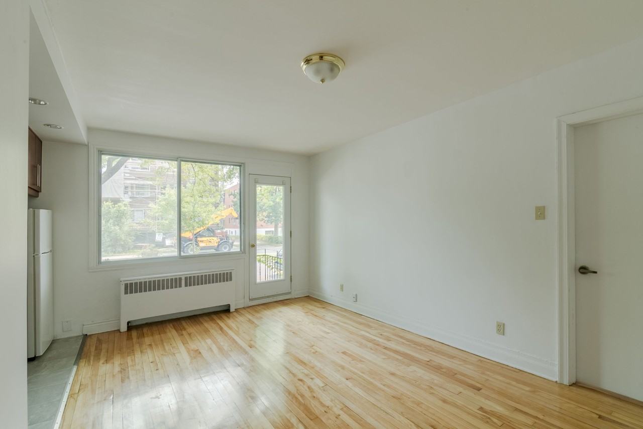 3014 Av Van Horne — photo 2