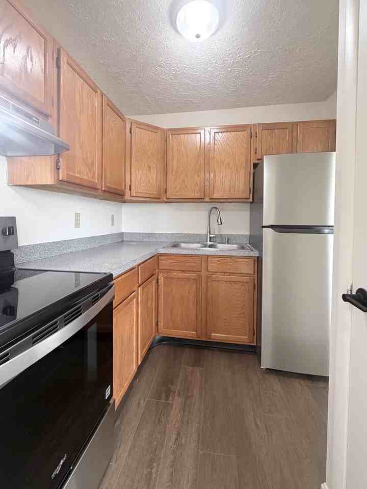 401 East Rd - 6 #6 - Photo 5 of 24