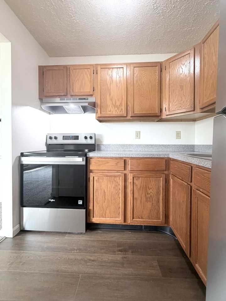 401 East Rd - 6 #6 - Photo 6 of 24
