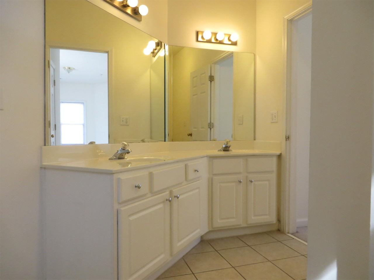 8849 Fairview Blf #1 - Photo 6 of 9