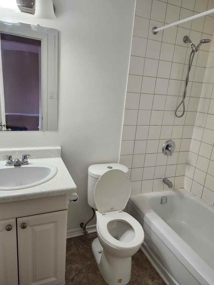 57 Bridge St W - Photo 2 of 9