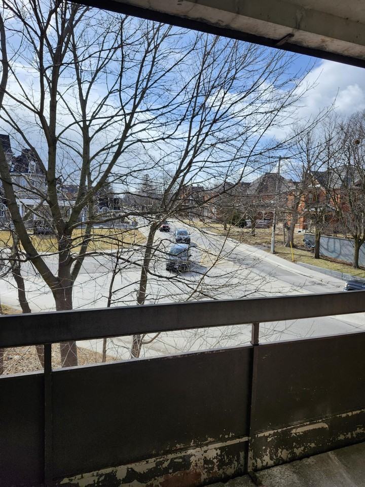 57 Bridge St W - Photo 3 of 9