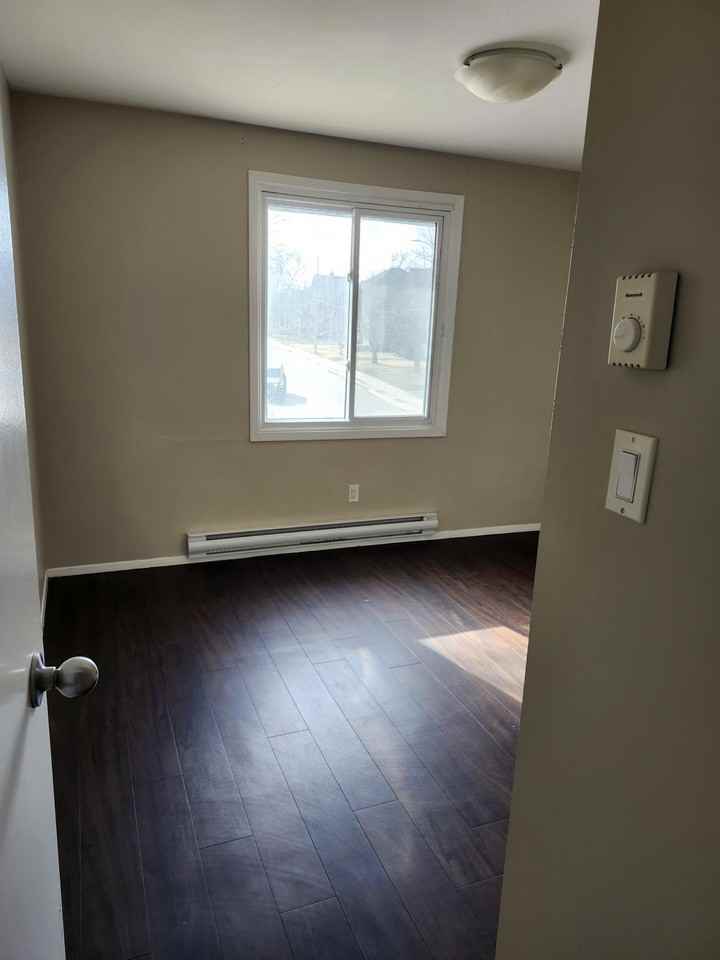 57 Bridge St W - Photo 6 of 9