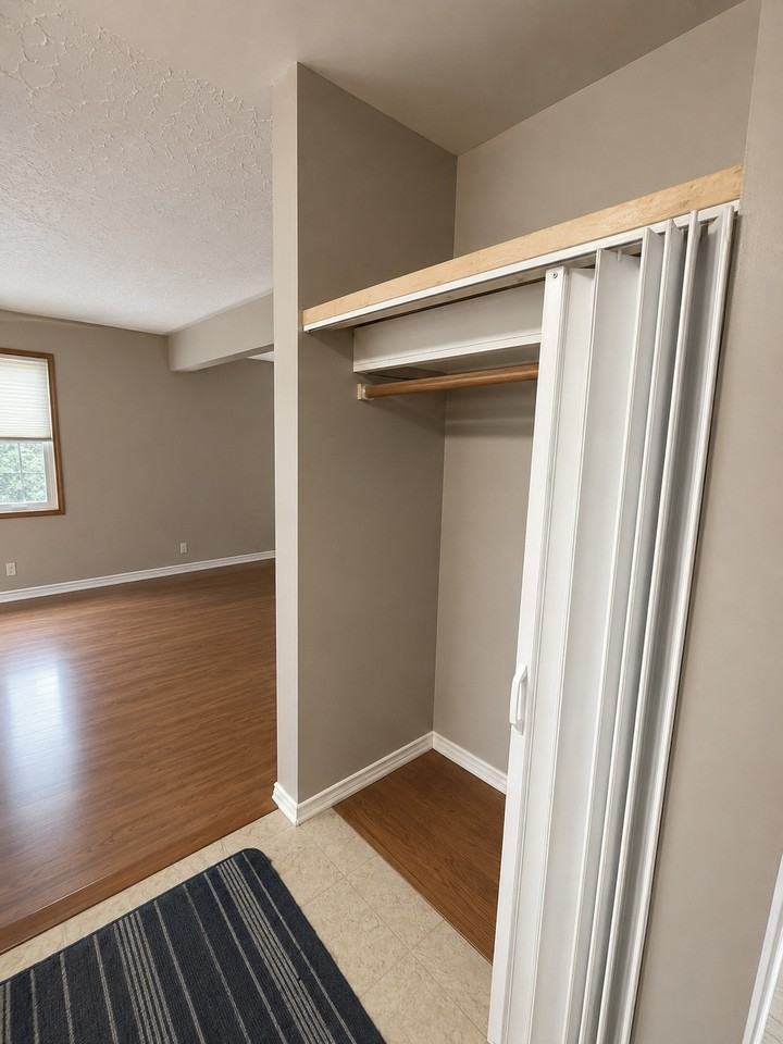 9503 Sherridon Dr - Photo 3 of 25