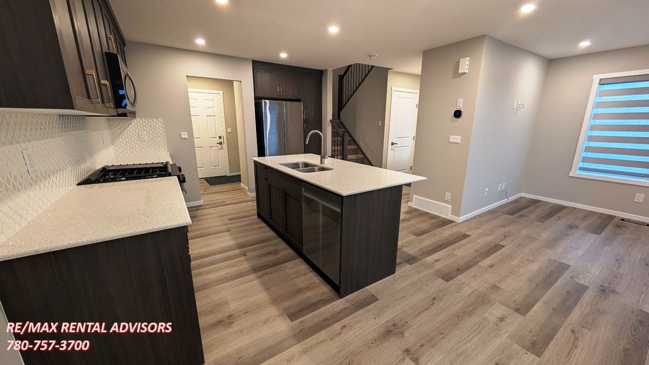 11 Carringford Road Northwest - Photo 4 of 18