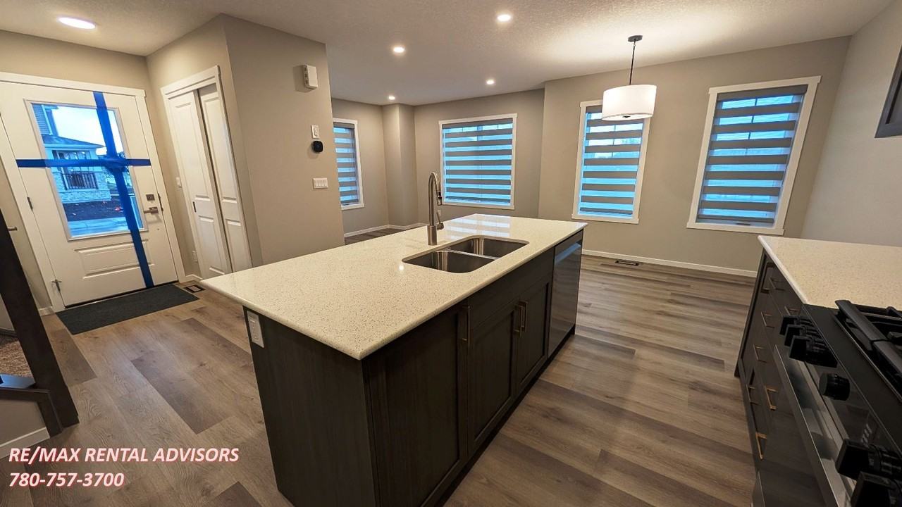 11 Carringford Road Northwest - Photo 5 of 18