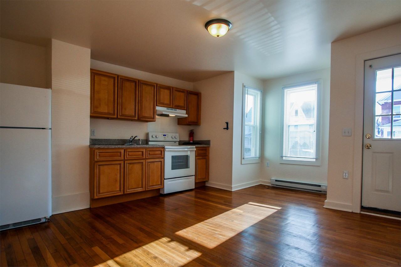729 Winchester Ave #5 - Photo 2 of 9