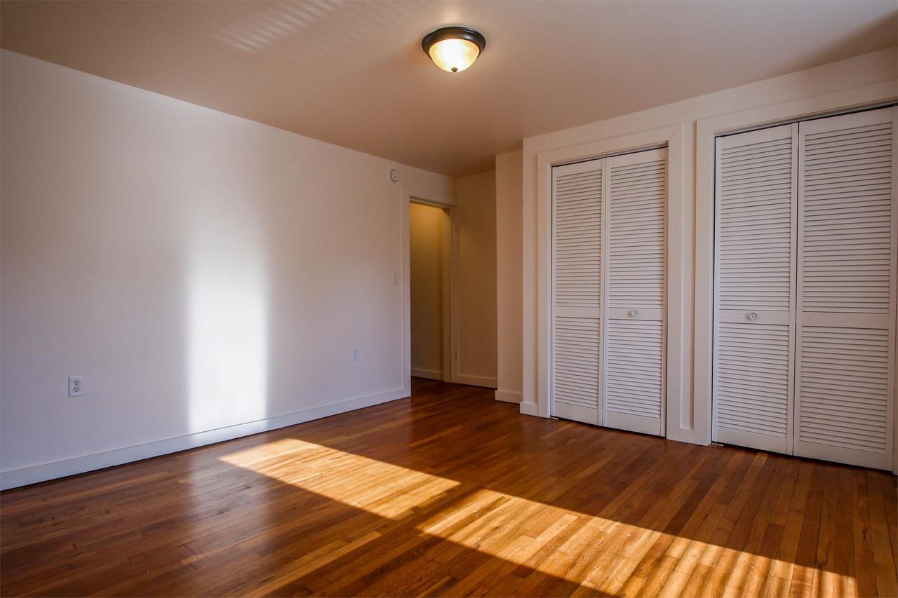 729 Winchester Ave #5 - Photo 3 of 9