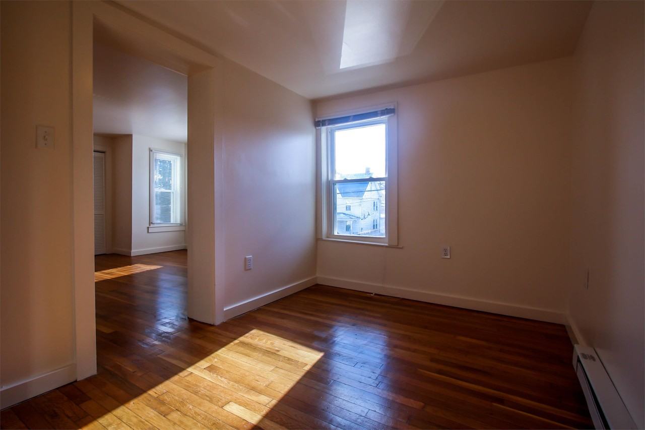 729 Winchester Ave #5 - Photo 6 of 9