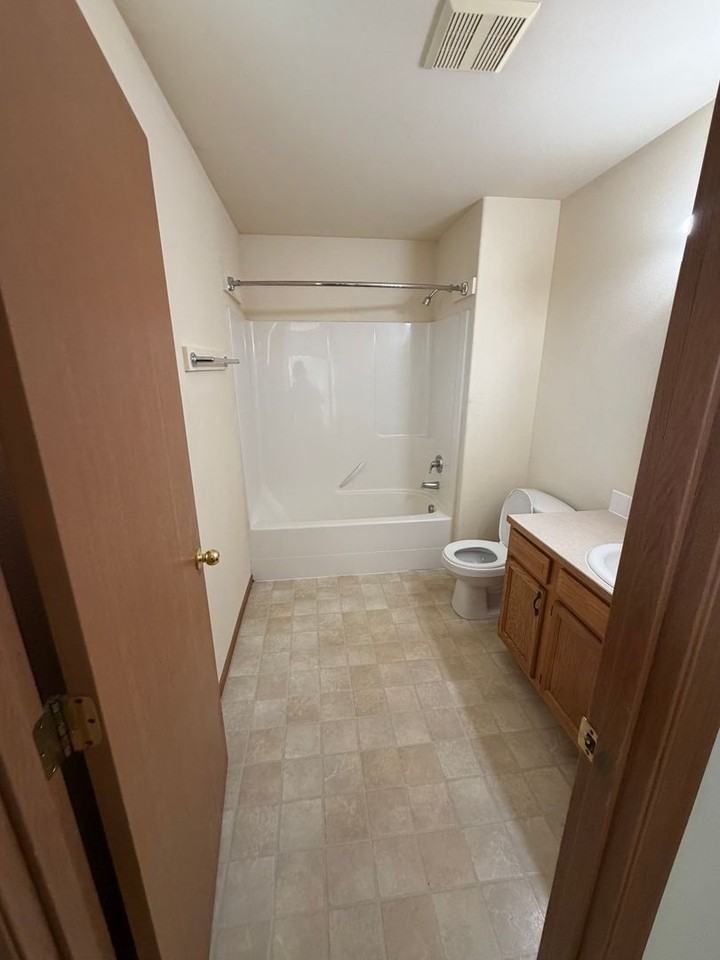 6405 Chapel Hill Blvd - Photo 3 of 17