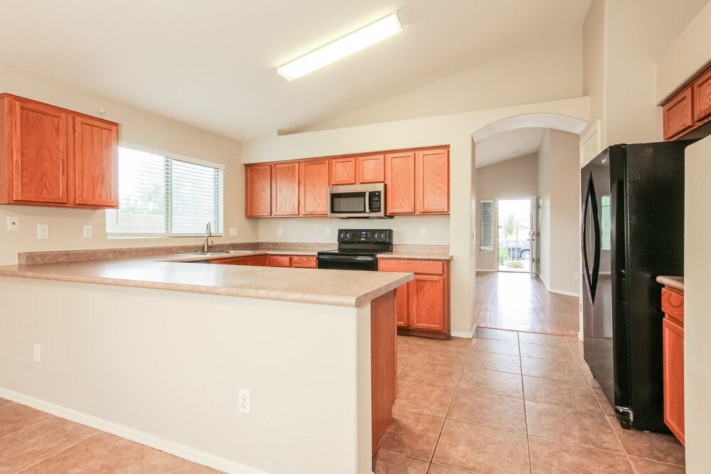 25549 W Winslow Ave - Photo 7 of 16