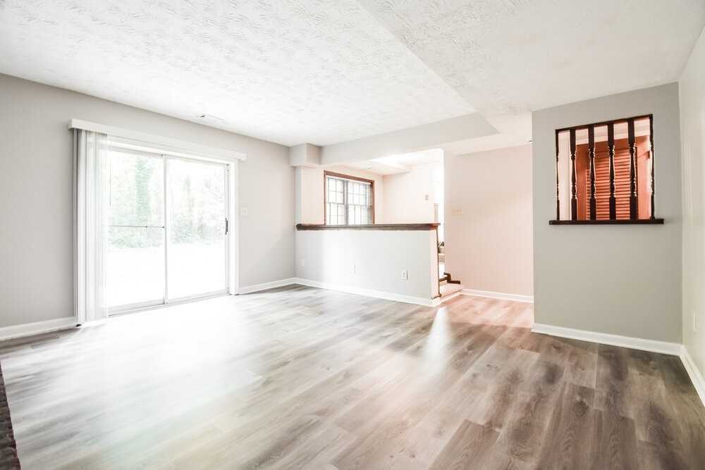 2725 Westford Ct - Photo 5 of 17