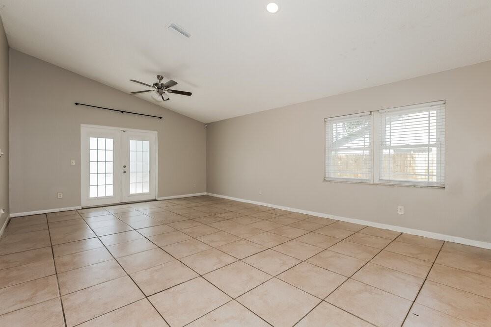 2027 Helm Ln - Photo 3 of 16