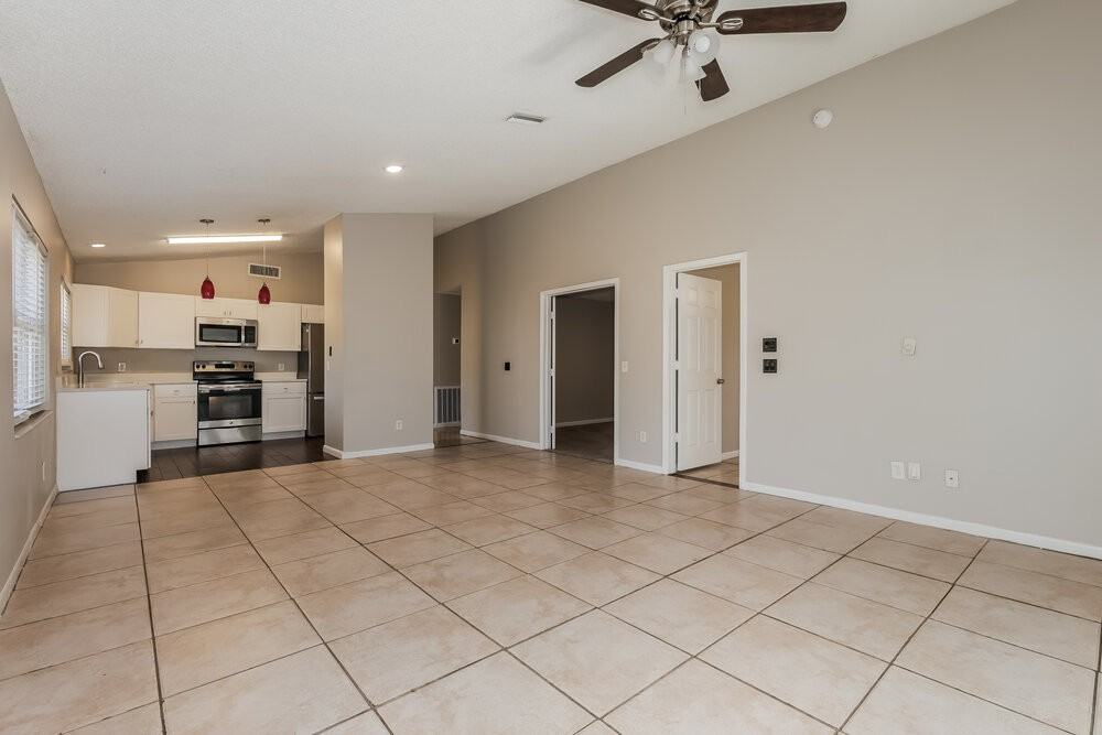 2027 Helm Ln - Photo 4 of 16