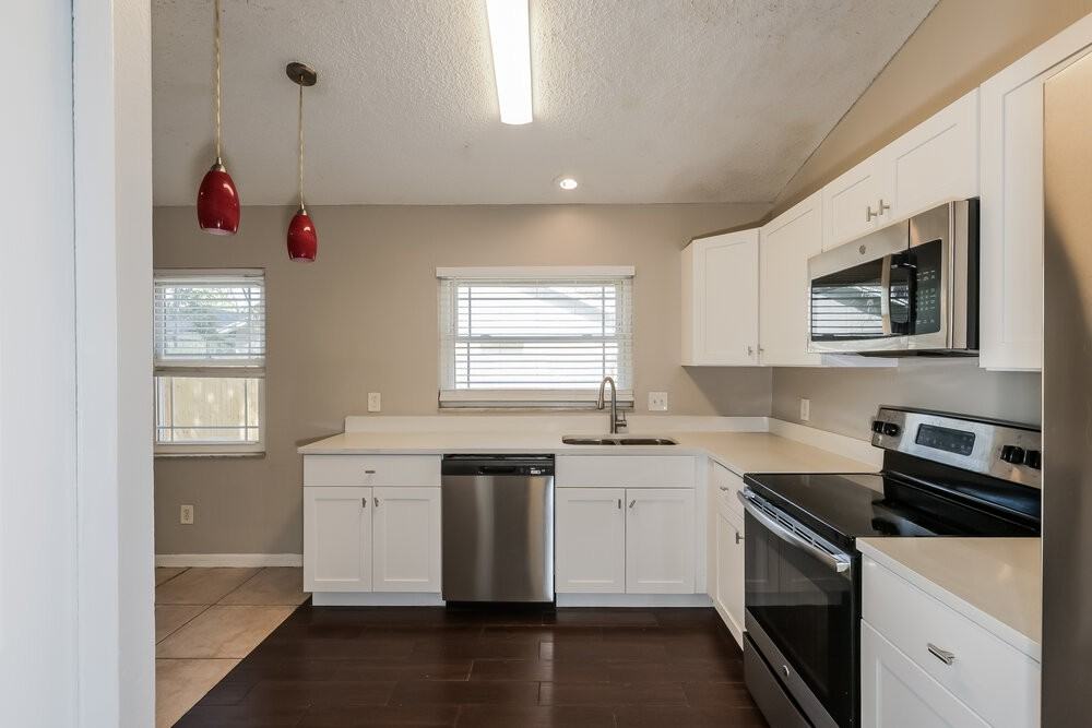 2027 Helm Ln - Photo 6 of 16