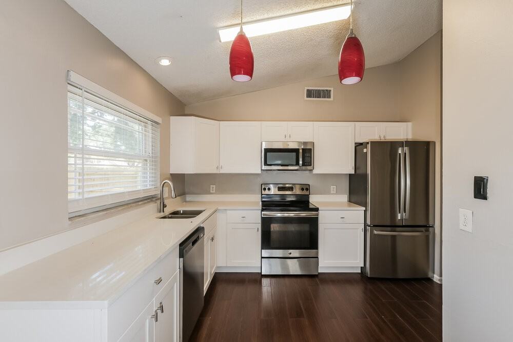 2027 Helm Ln - Photo 7 of 16