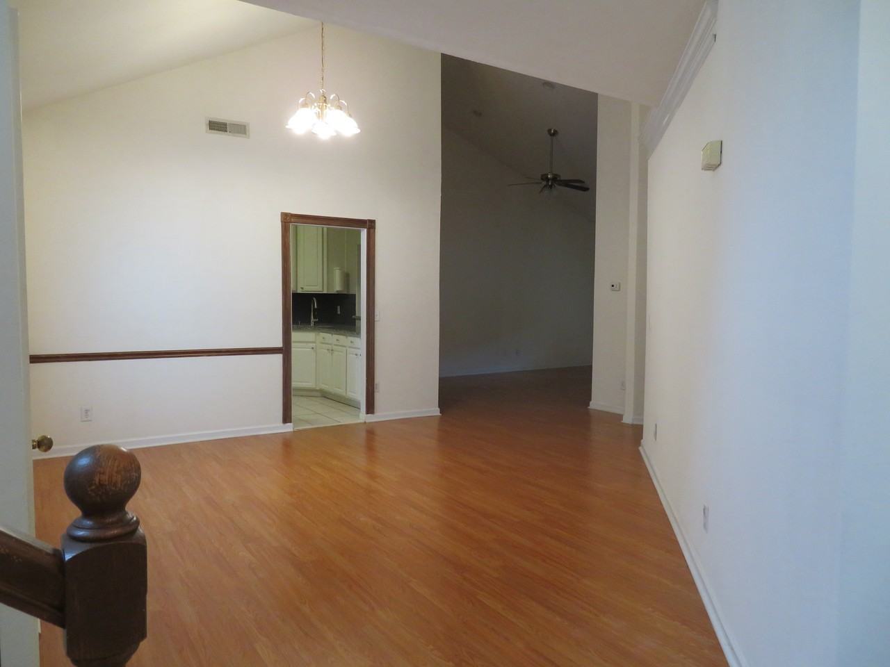 8806 Fairview Blf #1 - Photo 4 of 14