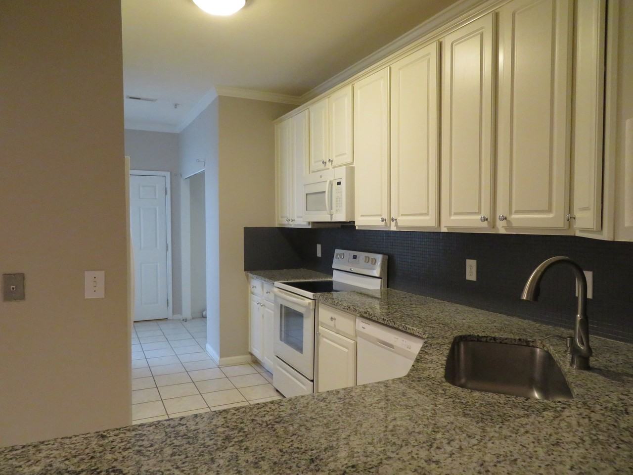 8806 Fairview Blf #1 - Photo 5 of 14