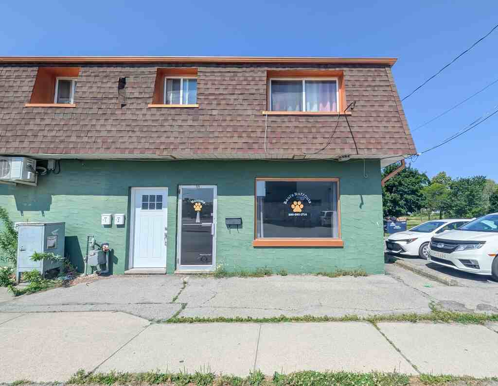 320 Thorold Road - Photo 2 of 10