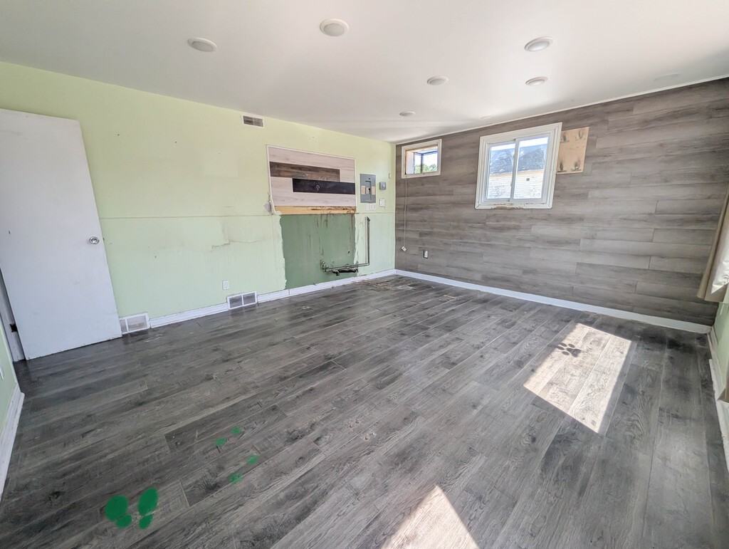 320 Thorold Road - Photo 3 of 10