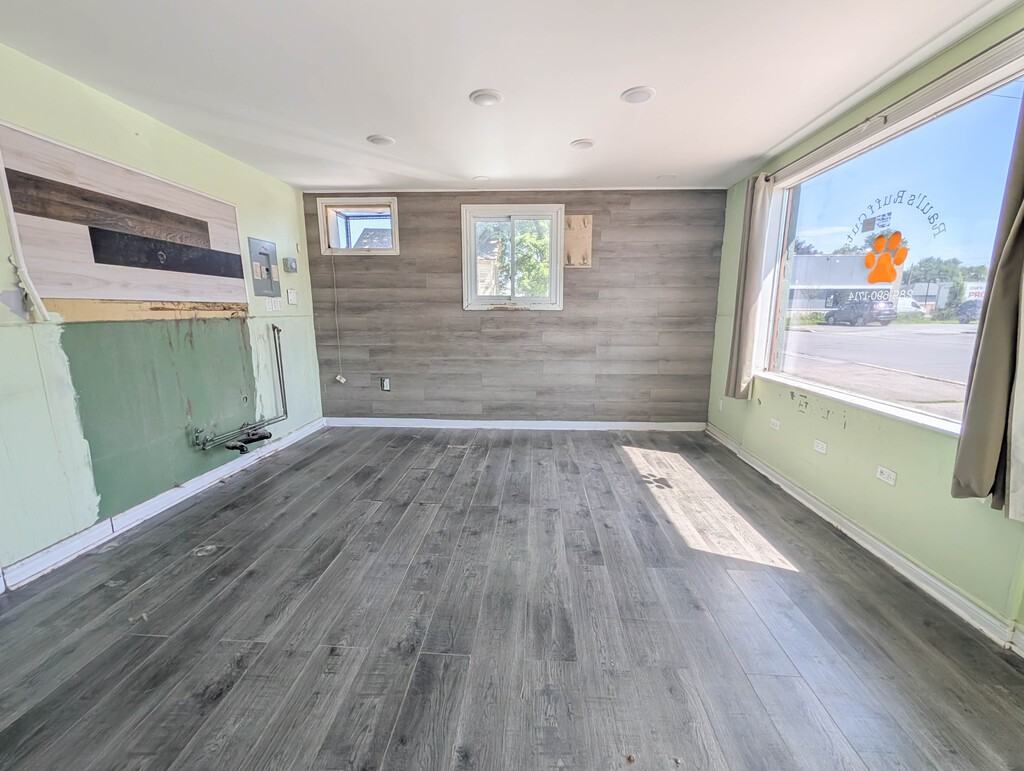 320 Thorold Road - Photo 4 of 10