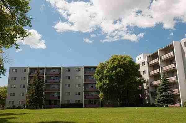 Parkwood - Linden - Photo 2 of 8