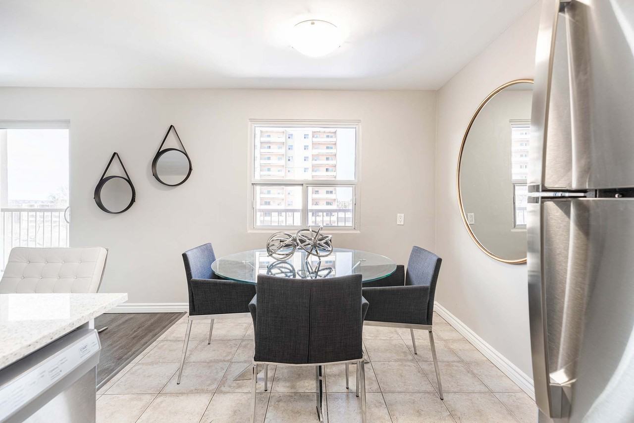St. James Place III - Photo 4 of 13