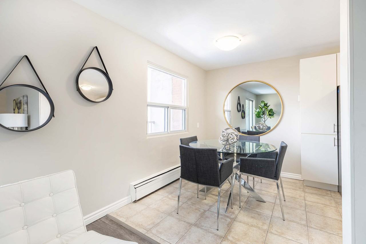 St. James Place III - Photo 5 of 13
