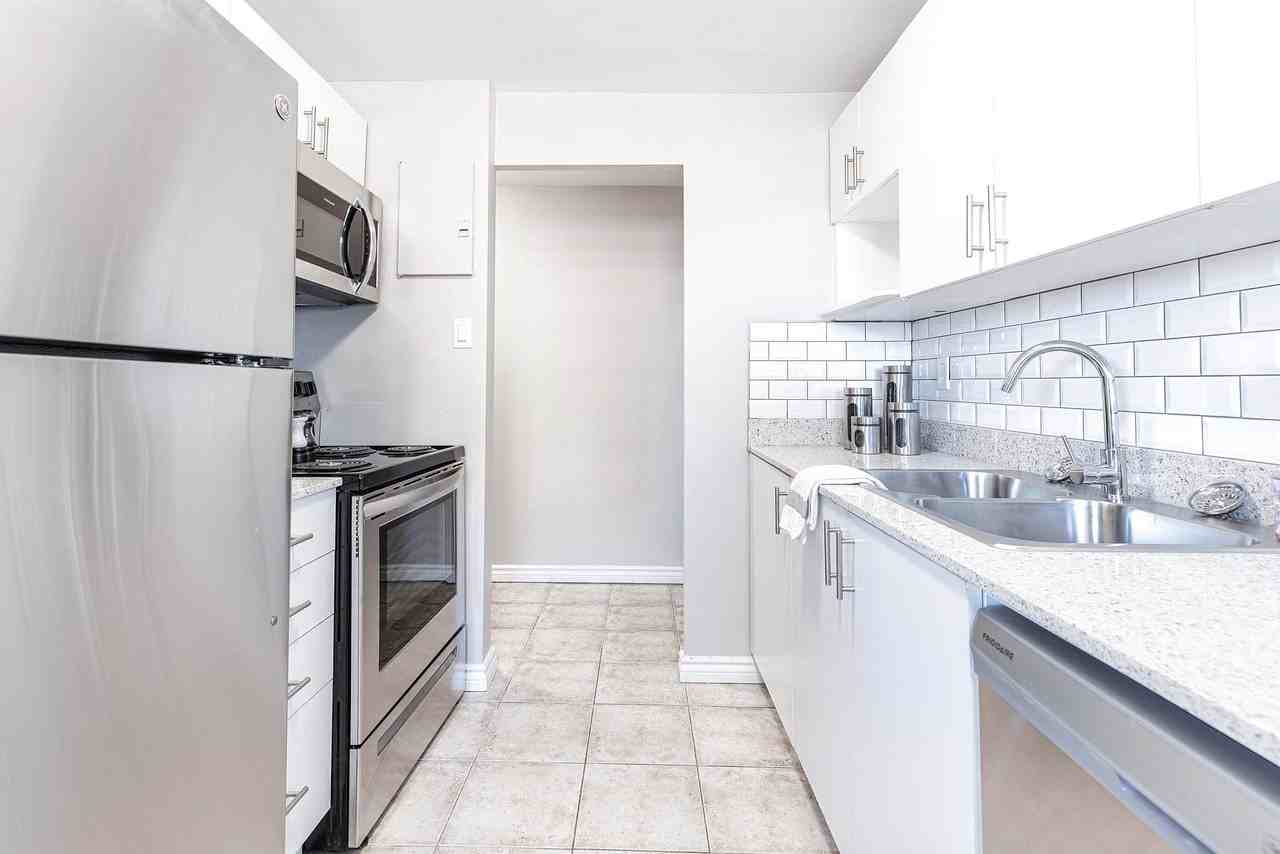 St. James Place III - Photo 6 of 13