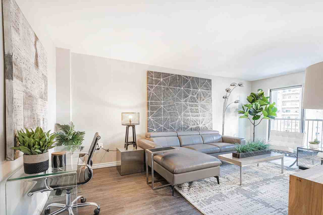 St. James Place IV - Photo 2 of 15