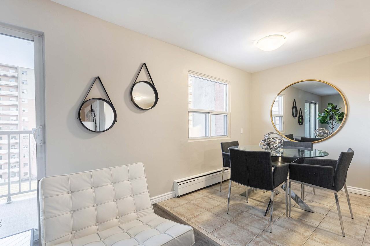 St. James Place IV - Photo 6 of 15