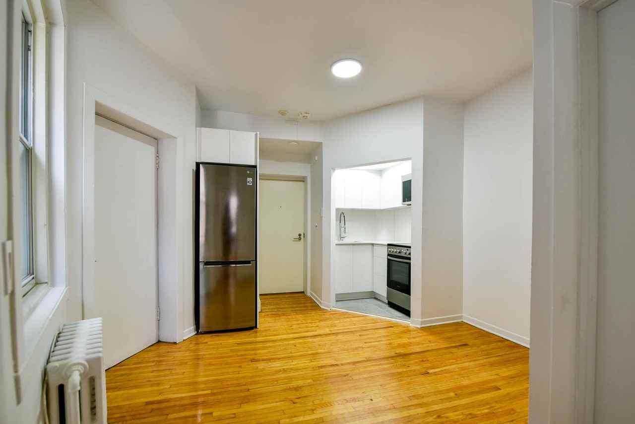 3495 Av Van Horne — photo 1