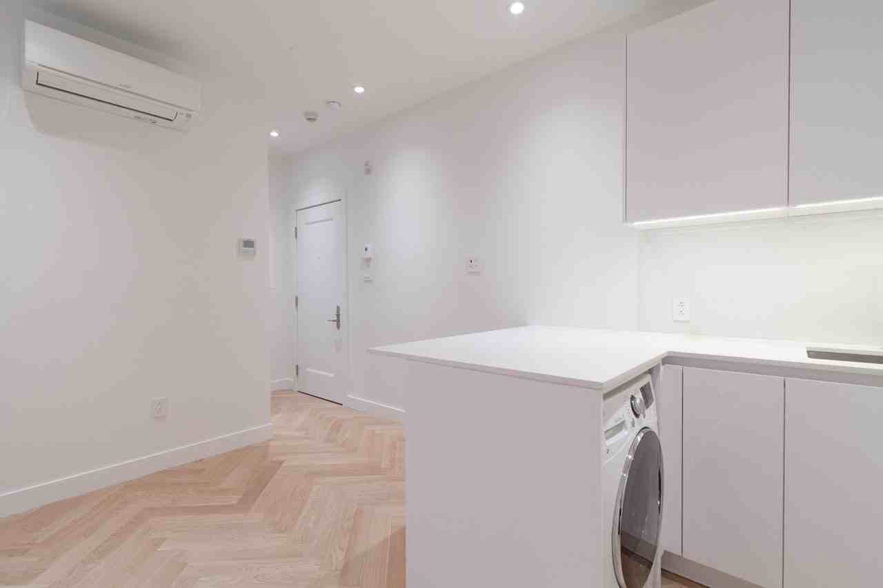 590 Outremont - Photo 4 of 50