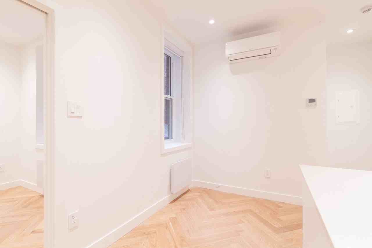 590 Outremont - Photo 6 of 50