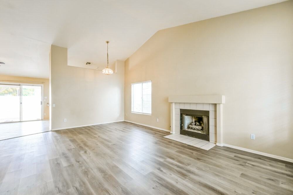 1130 N Meadows Dr - Photo 3 of 16