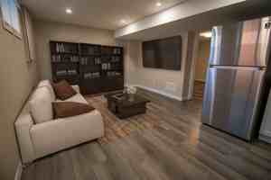 featured image of 121 Golden Boulevard West