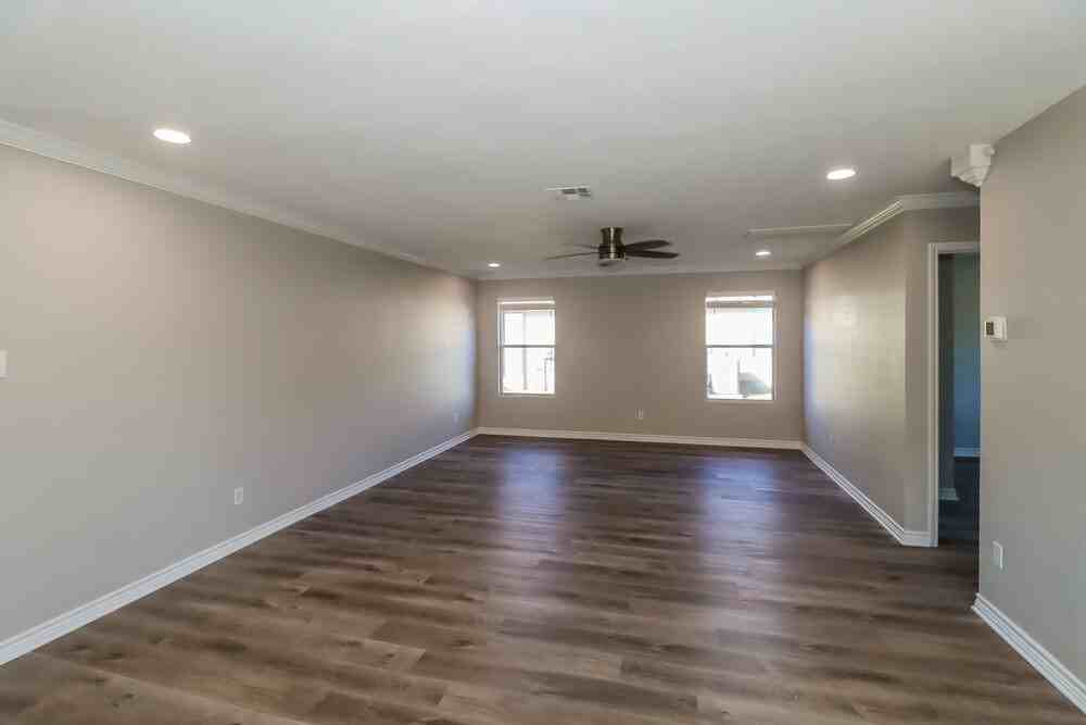 121 Camellia Dr - Photo 4 of 17