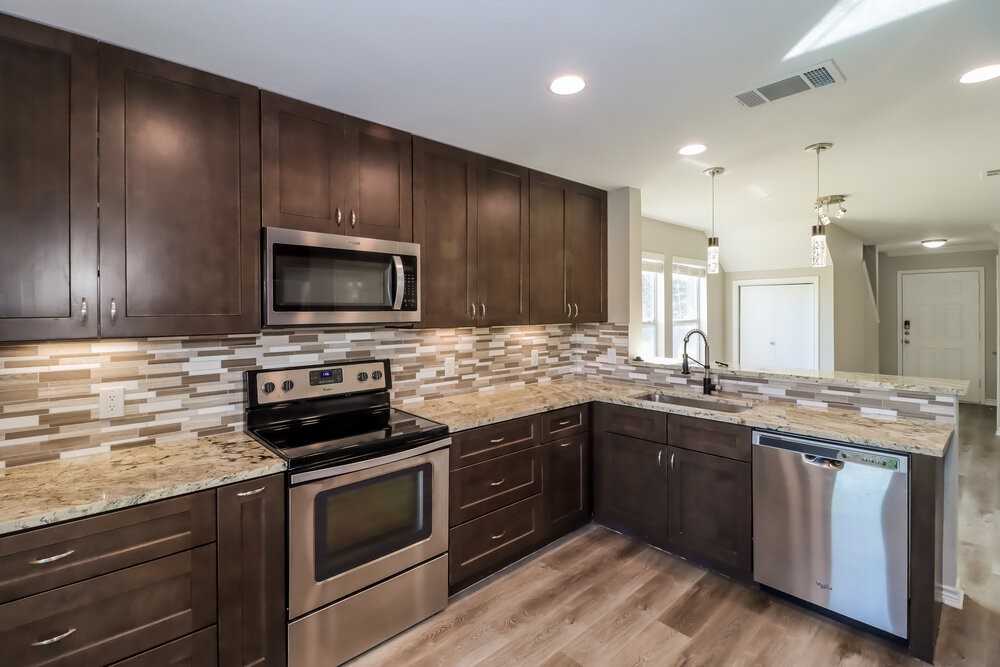 121 Camellia Dr - Photo 6 of 17