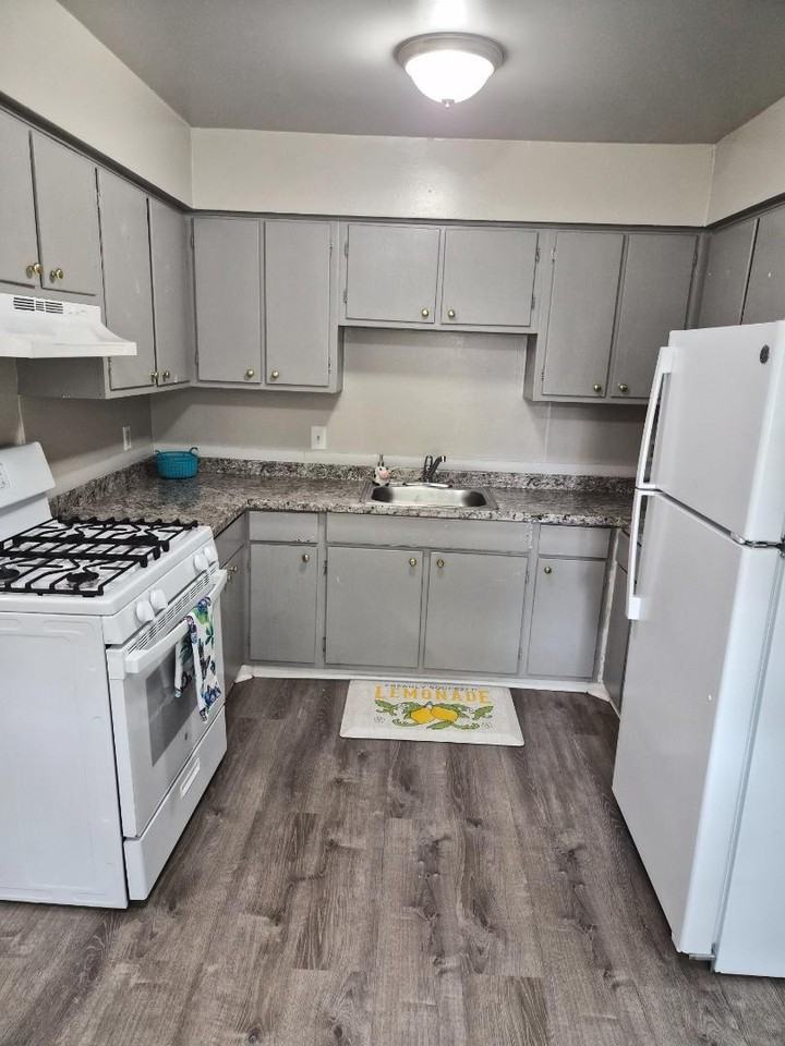Regency Townhomes - Photo 5 of 10
