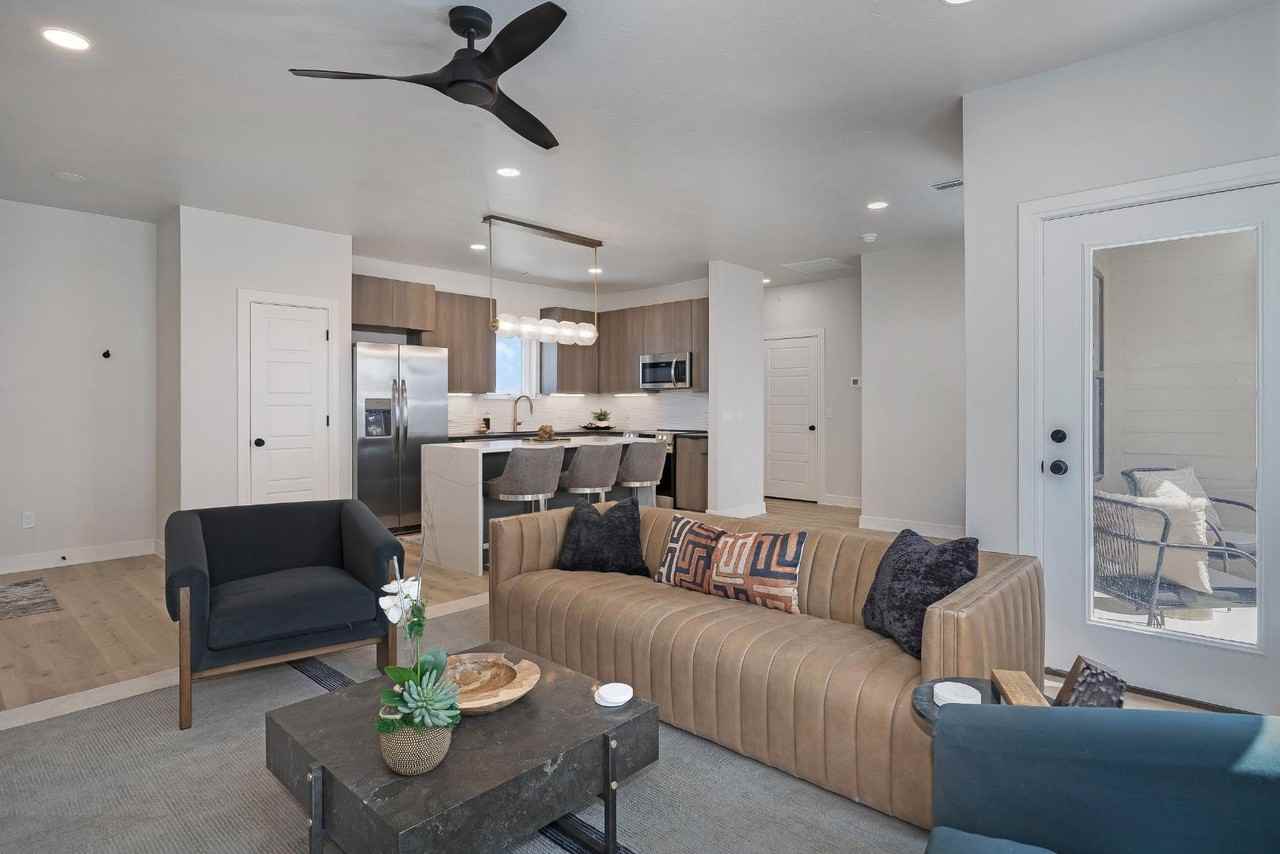 Fifty20 Place - Photo 2 of 11