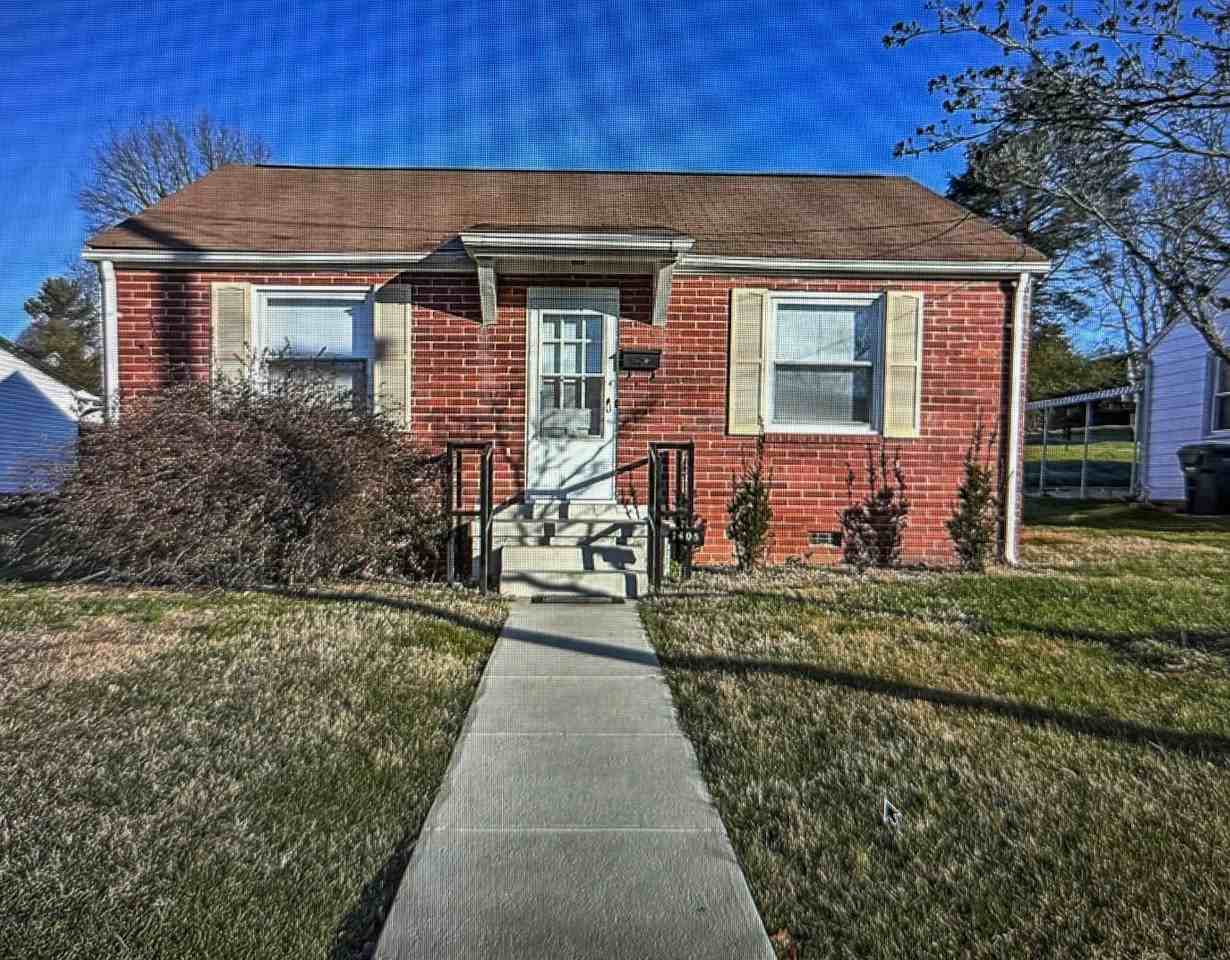 1405 Newton St - Photo 2 of 20