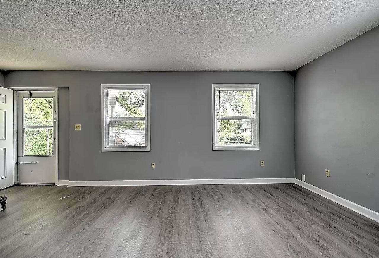 311 Redstone Dr - Photo 3 of 20