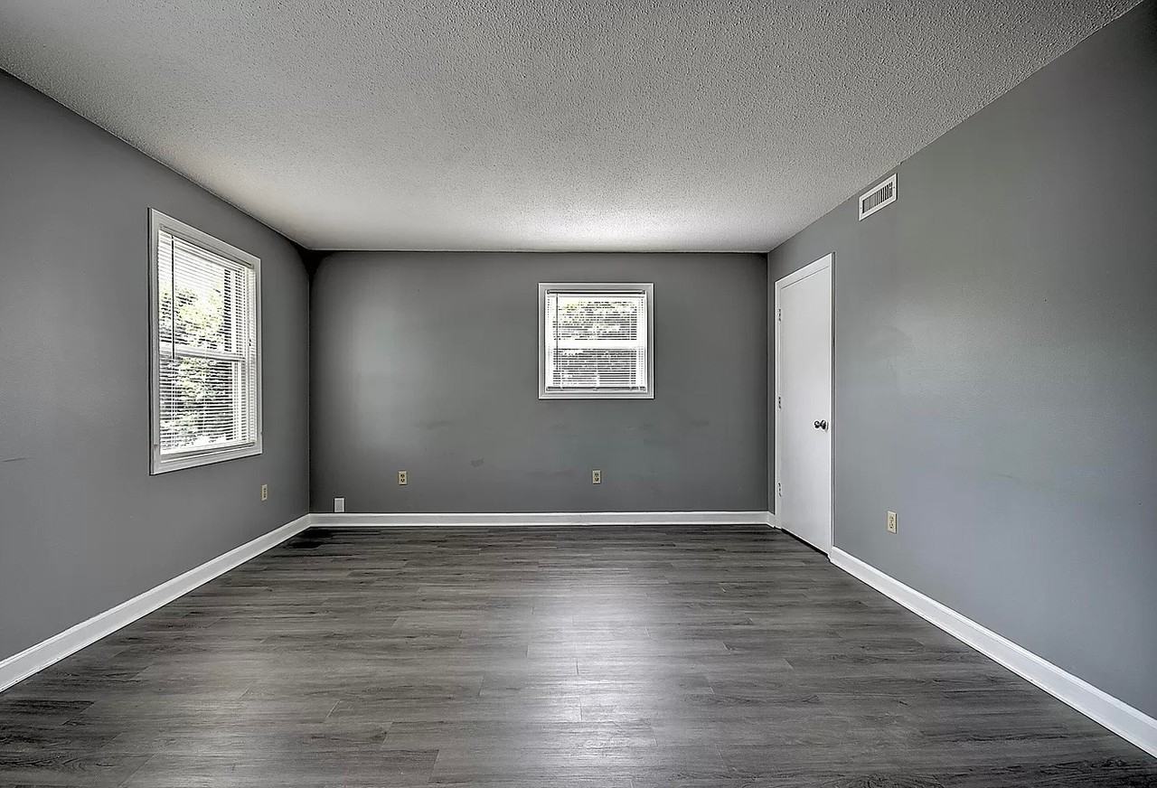 311 Redstone Dr - Photo 5 of 20