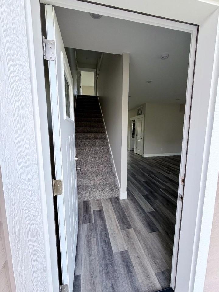 7212 Shaver Dr - Photo 3 of 20