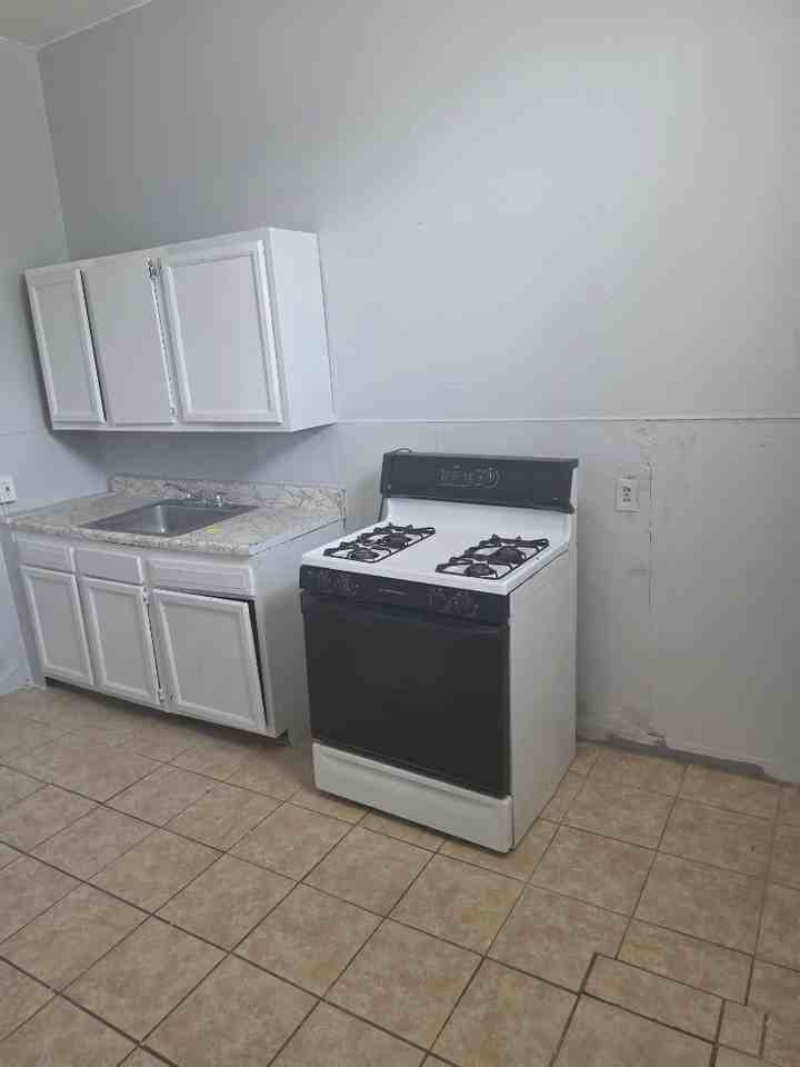 101 N 2nd St - Photo 3 of 5