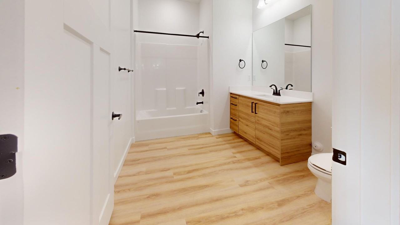 1142 W 250 S #210 - Photo 6 of 10