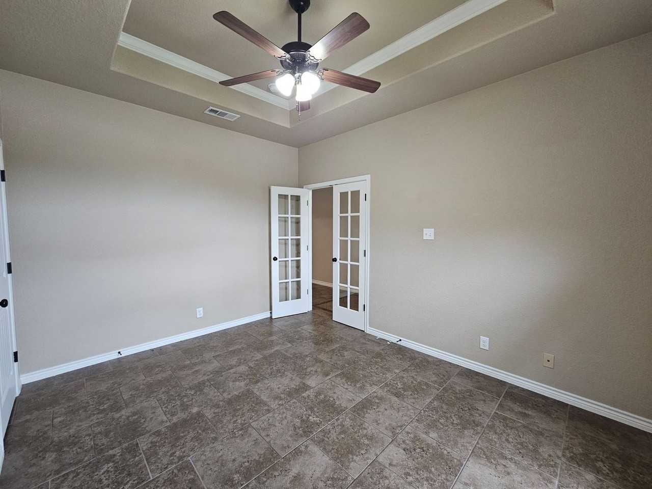 6211 New Castle Dr - Photo 7 of 31