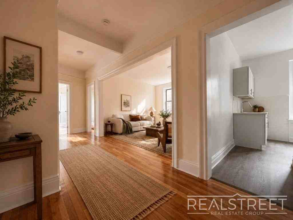 1060 Ocean Ave #D1 - Photo 3 of 9